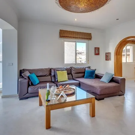 Contemporaly Huge Apartment Estepona