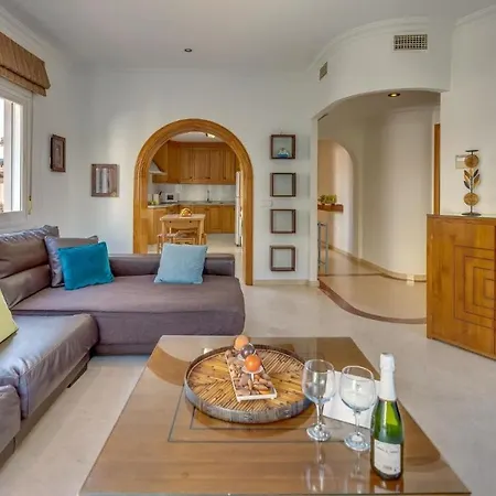 Contemporaly Huge Apartment Estepona